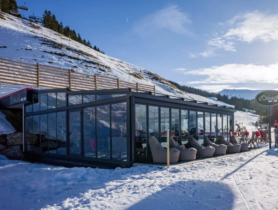 s'Ochsal – gläserne Panorama-Bar am Lift